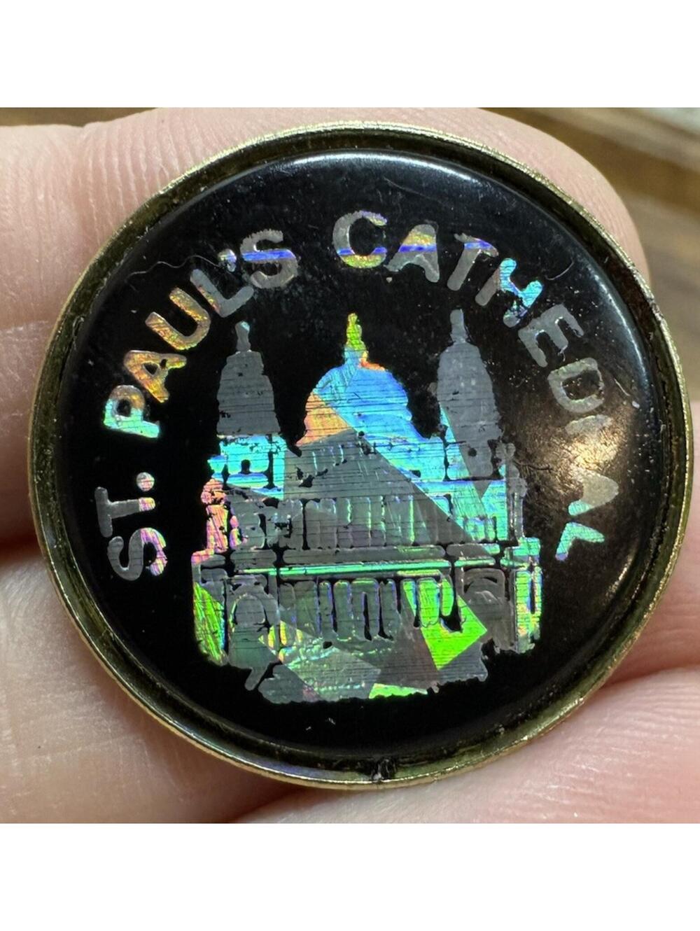 St. Paul's Cathedral Vintage Button Lapel Pin Collectible Religious Souvenir